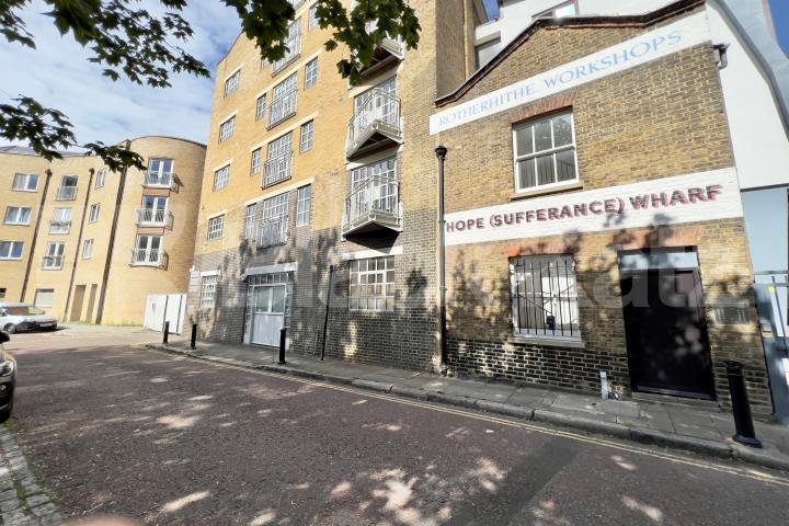  Boasting size, quality & location Bombay Court  St.Marychurch Street , Rotherhithe Village